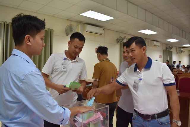 Phiên đấu giá đất cuối năm, cá nhân bỏ giá hơn 4 tỷ đồng/m2 đất huyện Mê Linh ảnh 1