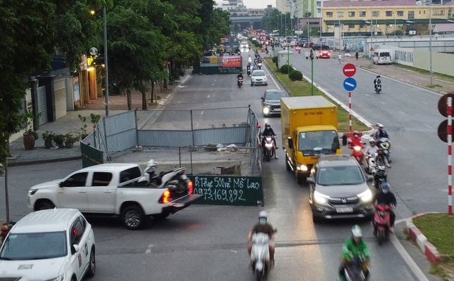 ‘Lô cốt' dự án nước thải Yên Xá thi công ì ạch gây ùn tắc giao thông ảnh 5