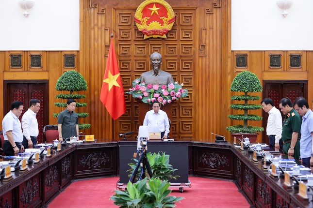 Thủ tướng và các đại biểu dành một phút mặc niệm tưởng nhớ Tổng Bí thư Nguyễn Phú Trọng ảnh 2