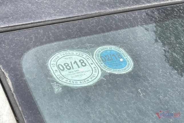 'Bỏ quên' Mazda ở quán bia Hà Nội nhiều năm, chủ xe xuất hiện với lý do bất ngờ ảnh 6