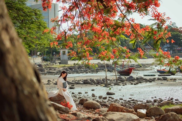 Nhiếp hình ảnh gia 'xấu trai' cưa ụp bà xã đẹp nhất với lời hứa hẹn tặng 10.000 hình ảnh nhằm đời hình ảnh 7