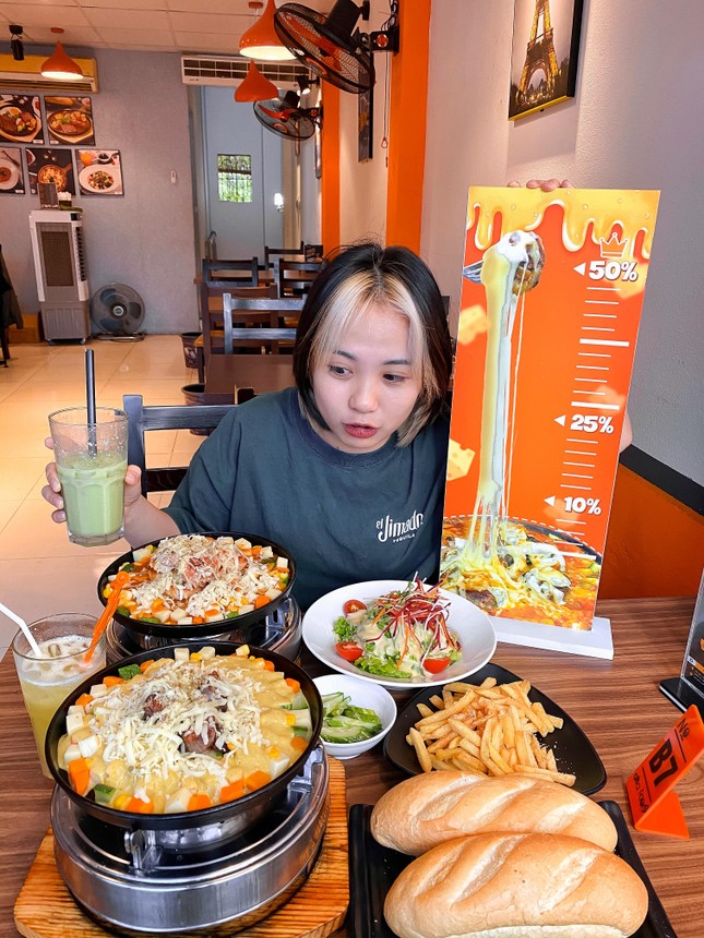 Tiểu Màn Thầu- Cô nàng food review lần đầu chia sẻ những câu chuyện về bản thân mình ảnh 2