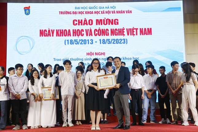 Nữ Đảng viên trường Nhân văn là Sinh viên 5 tốt, vượt định kiến chinh phục những thành tích tiêu biểu- Ảnh 7.