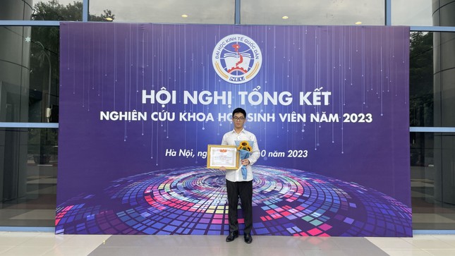 Chàng sinh viên Bắc Ninh say mê nghiên cứu khoa học, chinh phục giải Nhất giải thưởng Sinh viên NCKH 2024 ảnh 3