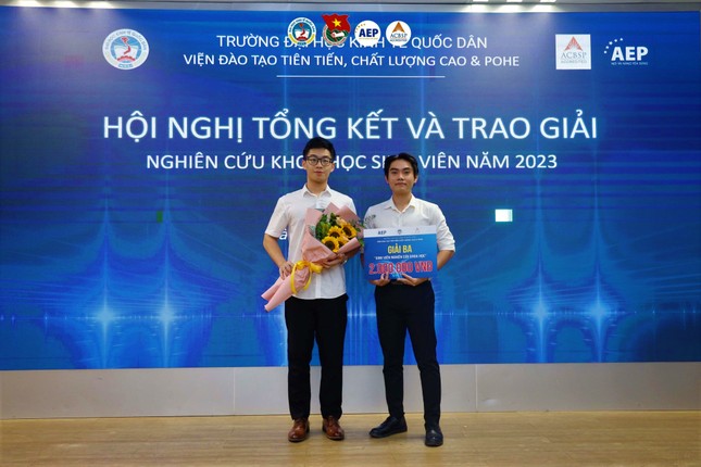 Chàng sinh viên Bắc Ninh say mê nghiên cứu khoa học, chinh phục giải Nhất giải thưởng Sinh viên NCKH 2024 ảnh 6