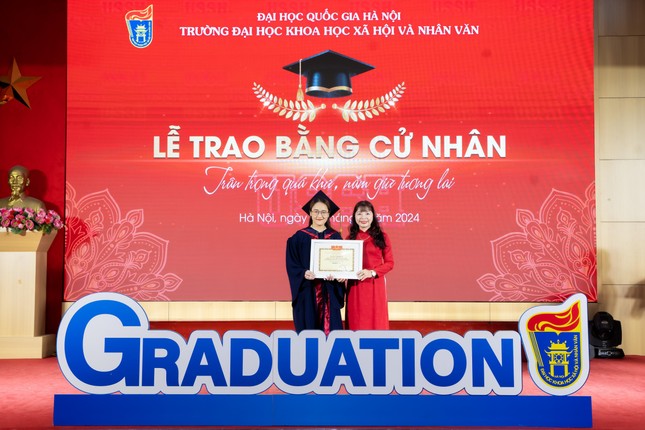 Nở muộn nhưng rực rỡ - Hành trình truyền cảm hứng của một nhà báo trẻ ảnh 3