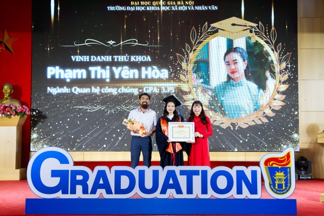 Thủ khoa ngành Quan hệ công chúng và hành trình chinh phục ước mơ ảnh 1