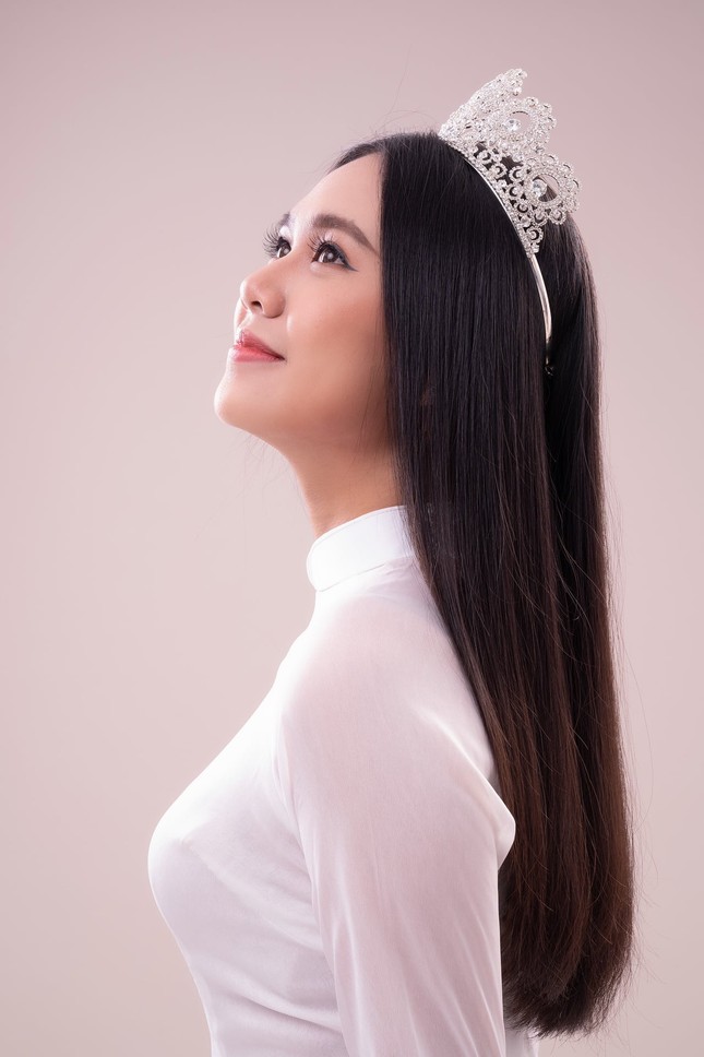 Từ 'Hoa khôi Sư phạm' đến danh hiệu Én Vàng, Thảo Uyên: 'Va chạm sớm cũng là một trong những chìa khoá giúp mình tự tin' ảnh 1