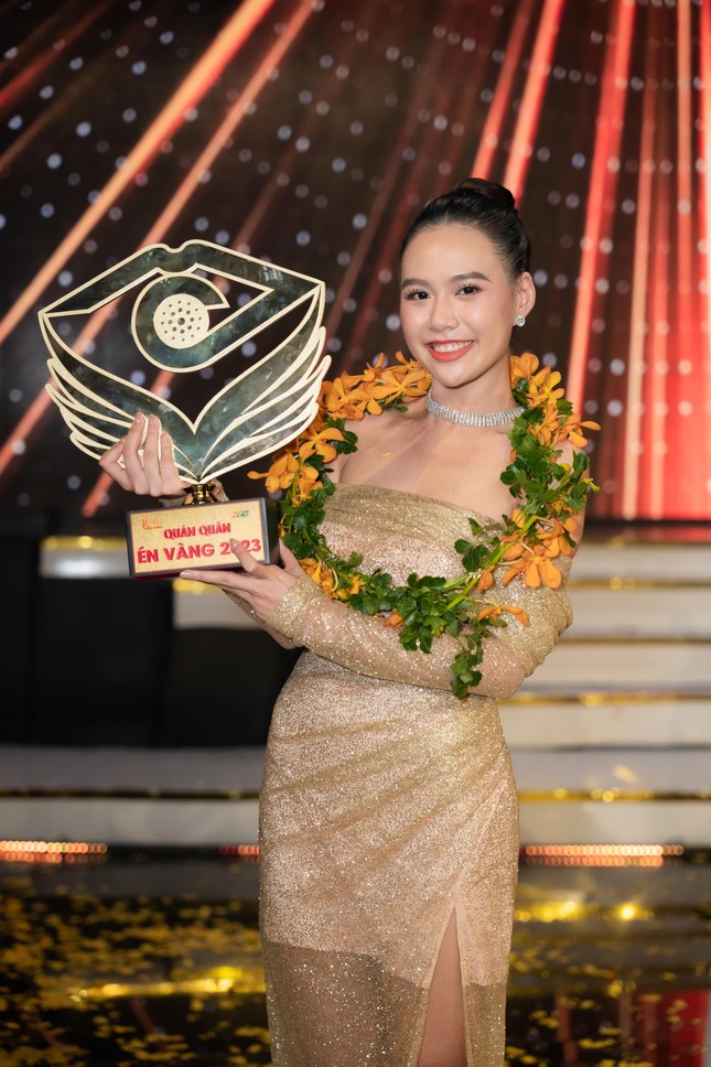 Từ 'Hoa khôi Sư phạm' đến danh hiệu Én Vàng, Thảo Uyên: 'Va chạm sớm cũng là một trong những chìa khoá giúp mình tự tin' ảnh 2