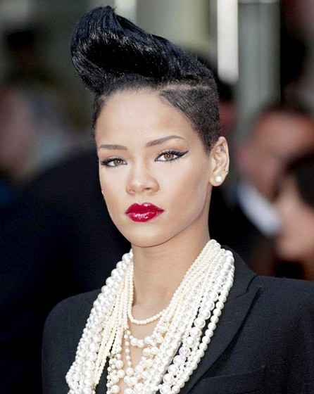 Rihanna's impressive hairstyles photo 6