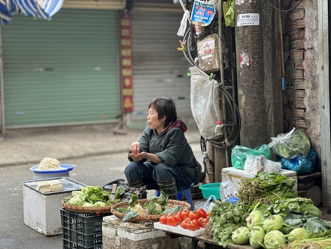 Mùng 2 Tết: Tiểu thương mở hàng, giá bún phở tăng gần gấp đôi ảnh 5