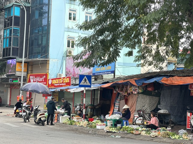 Mùng 2 Tết: Tiểu thương mở hàng, giá bún phở tăng gần gấp đôi ảnh 2