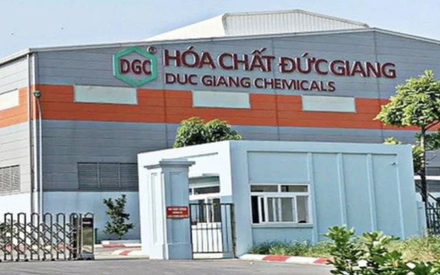 Quỹ ngoại liên tục 'xả' cổ phiếu ảnh 1