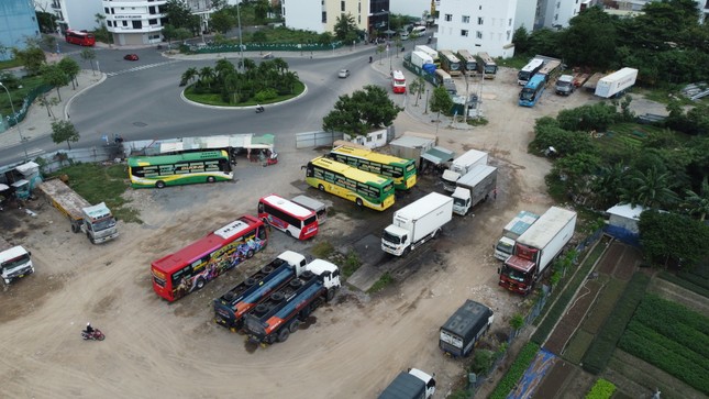 Yêu cầu xử lý bãi xe 'chui' giữa trung tâm Nha Trang ảnh 3