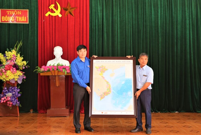 Đoàn đại biểu nhận Giải thưởng Lý Tự Trọng thăm địa chỉ đỏ ở Hà Tĩnh ảnh 18