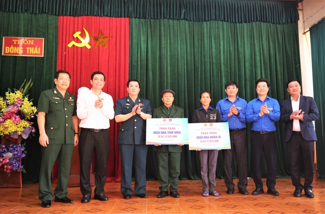 Đoàn đại biểu nhận Giải thưởng Lý Tự Trọng thăm địa chỉ đỏ ở Hà Tĩnh ảnh 17