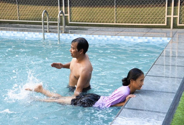Lớp dạy bơi miễn phí cho học sinh khó khăn Hà Tĩnh ảnh 4