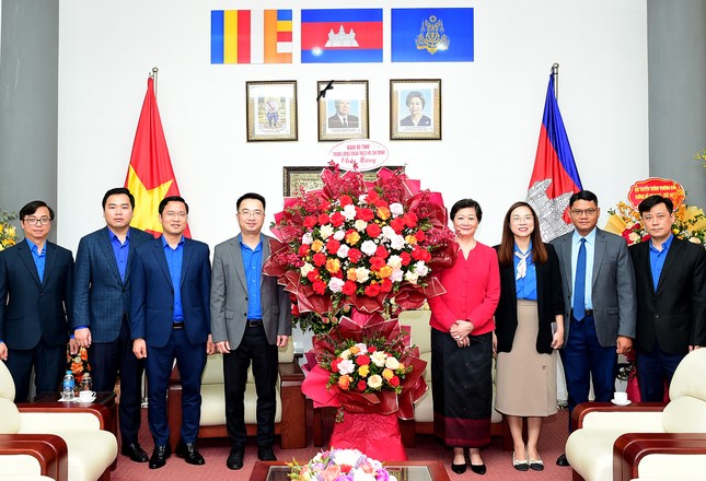 Bí thư Trung ương Đoàn thăm, chúc mừng Tết cổ truyền Đại sứ quán Lào và Campuchia ảnh 4
