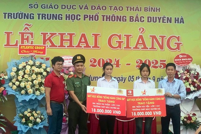 Nhiều công trình, học bổng trao tặng học sinh dịp năm học mới ảnh 2