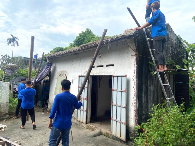 T.Ư Đoàn chỉ đạo củng cố Đội thanh niên tình nguyện, sẵn sàng '4 tại chỗ' hỗ trợ ứng phó khẩn cấp bão số 3 ảnh 1