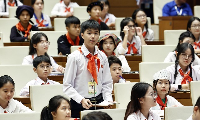 Bộ trưởng Y tế Đào Hồng Lan hỏi, đại biểu 'Quốc hội trẻ em' trả lời: Thống nhất cấm thuốc lá điện tử, thuốc lá nung nóng ảnh 3