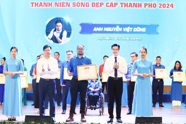 Tuyên dương 16 cán bộ Hội và 6 gương thanh niên sống đẹp Thủ đô ảnh 2