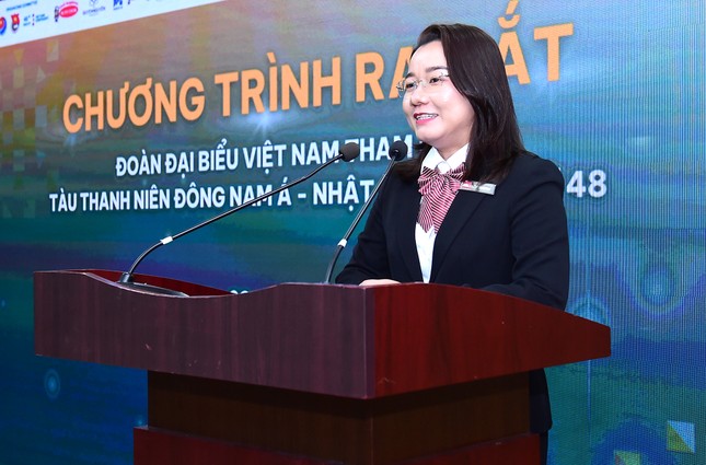 Đoàn đại biểu Việt Nam trình diễn màn cổ động và giới thiệu quốc gia trên Tàu Thanh niên Đông Nam Á - Nhật Bản 2024 ảnh 1