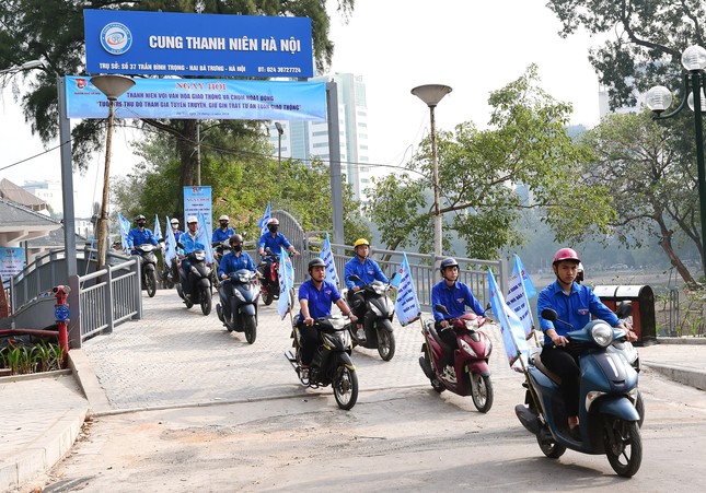 Tuổi trẻ Thủ đô diễu hành, thi rung chuông vàng về văn hóa giao thông ảnh 11