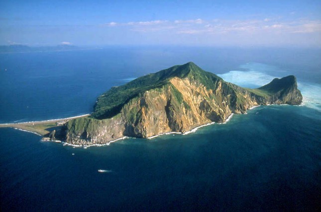 Động đất nhấn chìm một phần đảo du lịch nổi tiếng ở Đài Loan - Trung Quốc ảnh 1
