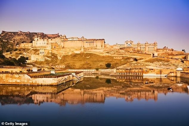 Du lịch vòng quanh thế giới qua màn ảnh nhỏ ảnh 10