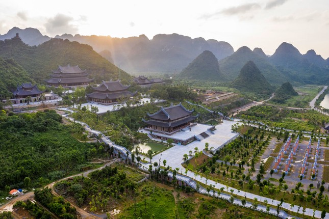 Chùa nào được mệnh danh là ngôi chùa lớn nhất Việt Nam?