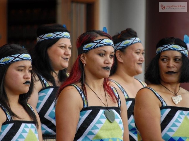 Ngôn ngữ chính thức của New Zealand hiện nay là?