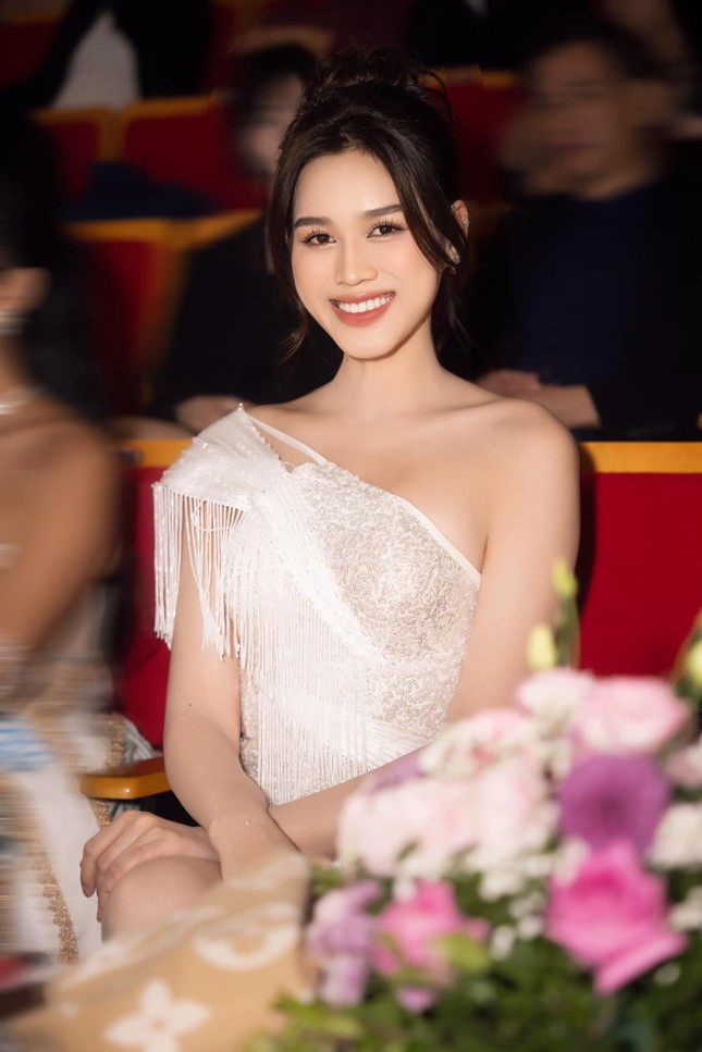 Đỗ Thị Hà chưa muốn công khai bạn trai ảnh 3