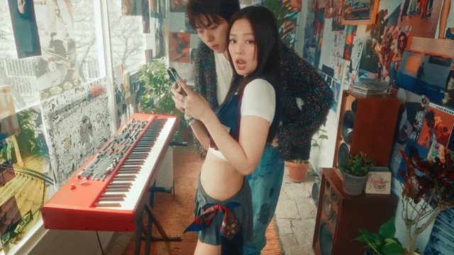 Vòng eo Jennie (BlackPink) gây sốt hơn cả MV vừa ra mắt ảnh 2
