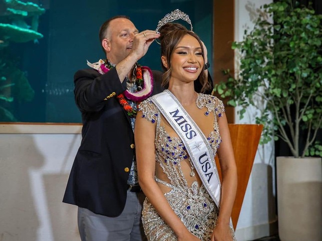 Người đẹp gốc Việt trong lễ đăng quang Hoa hậu Mỹ