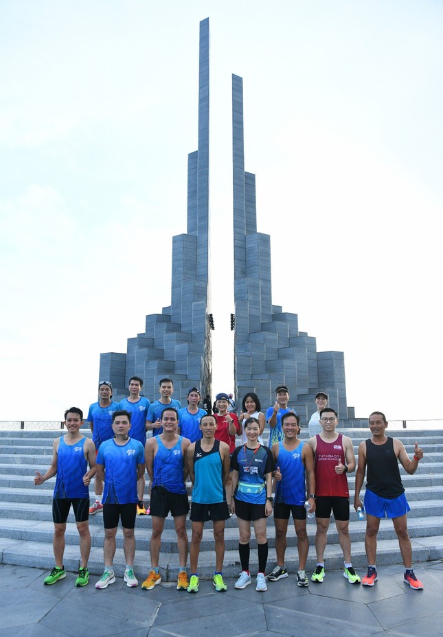 'Mỗi VĐV đến Tiền Phong Marathon 2024 là một đại sứ, lan tỏa nét đẹp của cảnh sắc, con người Phú Yên' ảnh 2