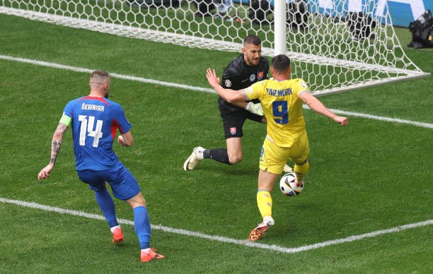 Ukraine comes back from behind to beat Slovakia, reviving their chances of winning a ticket photo 4