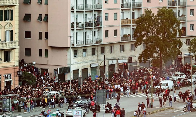 Các cuộc đụng độ xảy ra ra tại Genoa trước khi trận Derby della Lanterna diễn ra.