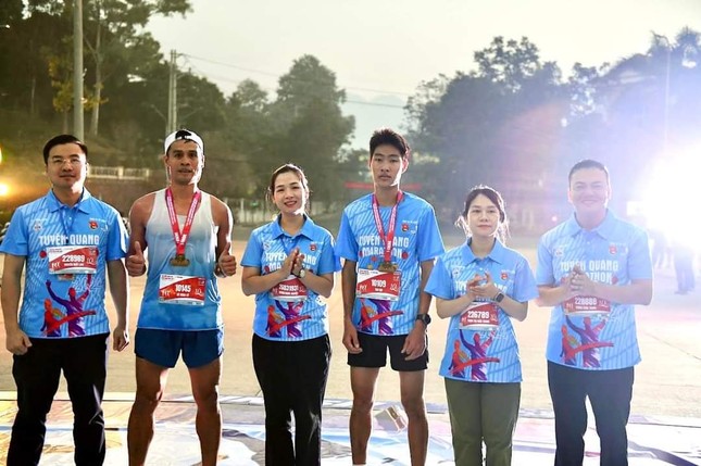 Giải chạy Marathon Tuyên Quang 2024 - Nơi vẻ đẹp và sức trẻ hội tụ ảnh 1