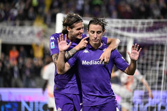 Cầu thủ Edoardo Bove bất tỉnh lúc buộc dây giày, trận Fiorentina với Inter bị hoãn ảnh 3