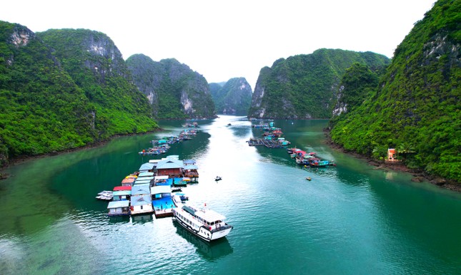 Vịnh Hạ Long thu gần 200 tỷ tiền vé trong 3 tháng ảnh 1