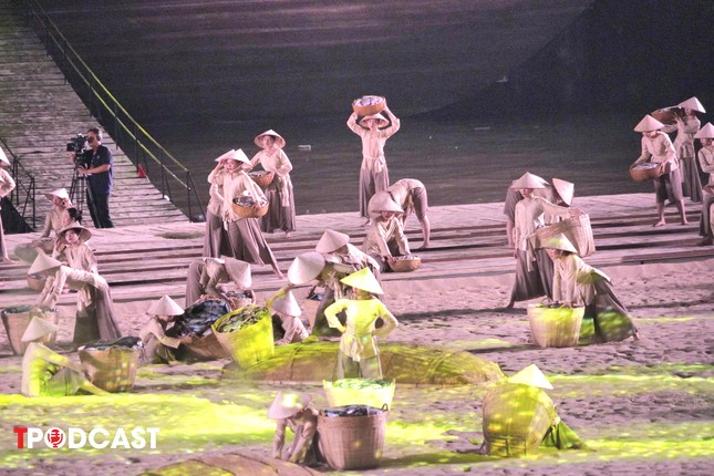 Kỳ quan bừng sáng trong đêm hội Carnaval Hạ Long ảnh 5