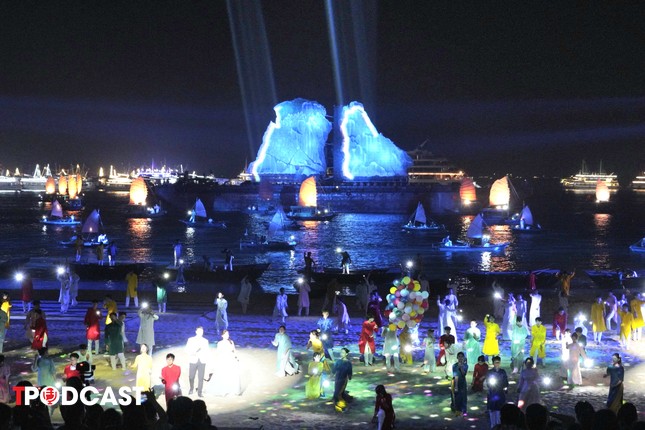 Kỳ quan bừng sáng trong đêm hội Carnaval Hạ Long ảnh 7