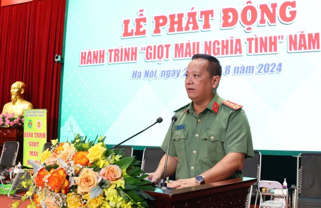 Công an Hà Nội phát động hành trình Giọt máu nghĩa tình năm 2024 ảnh 1