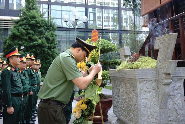 Thanh niên Công an và Quân đội đẩy mạnh học tập, làm theo Bác ảnh 2