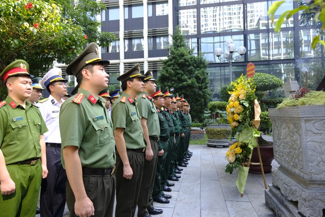 Thanh niên Công an và Quân đội đẩy mạnh học tập, làm theo Bác ảnh 1