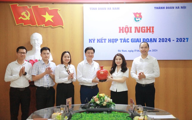 Tỉnh Đoàn Hà Nam và Thành Đoàn Hà Nội ký kết hợp tác giai đoạn 2024 - 2027 ảnh 5