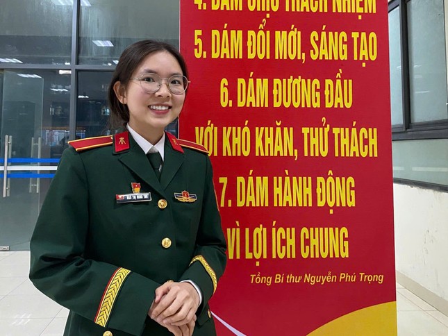 'Bóng hồng' tốt nghiệp thủ khoa Học viện Kỹ thuật Quân sự ảnh 1