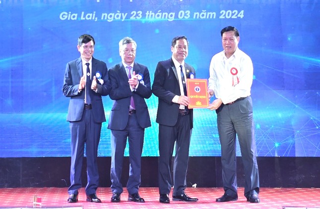 Công bố quyết định thành lập Bệnh viện Hùng Vương Gia Lai ảnh 1