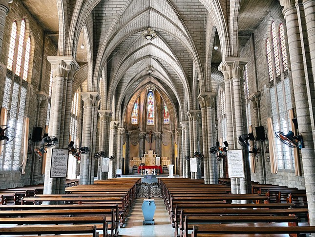 Chiêm ngưỡng kiến trúc độc đáo nhà thờ Núi Nha Trang ảnh 6